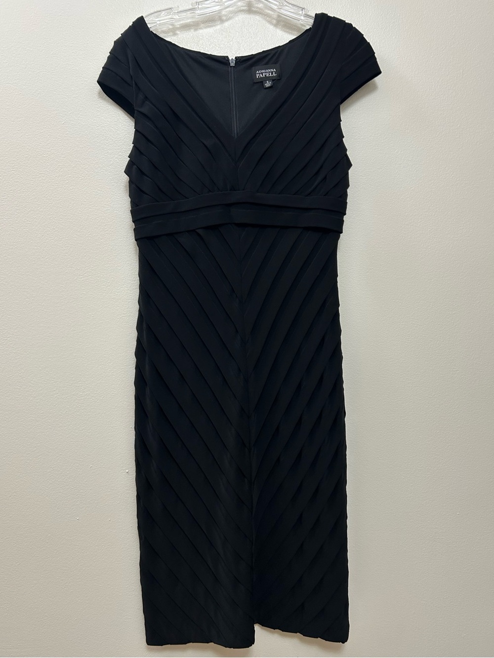 Adrianna Papell Black Cap Sleeve Pleated V-Neck Midi Dress Size-8